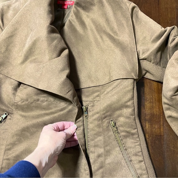 New York & Company Collection Stylish Jacket. Size Medium - Picture 7 of 11